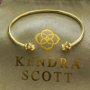 Kendra Scott bracelet